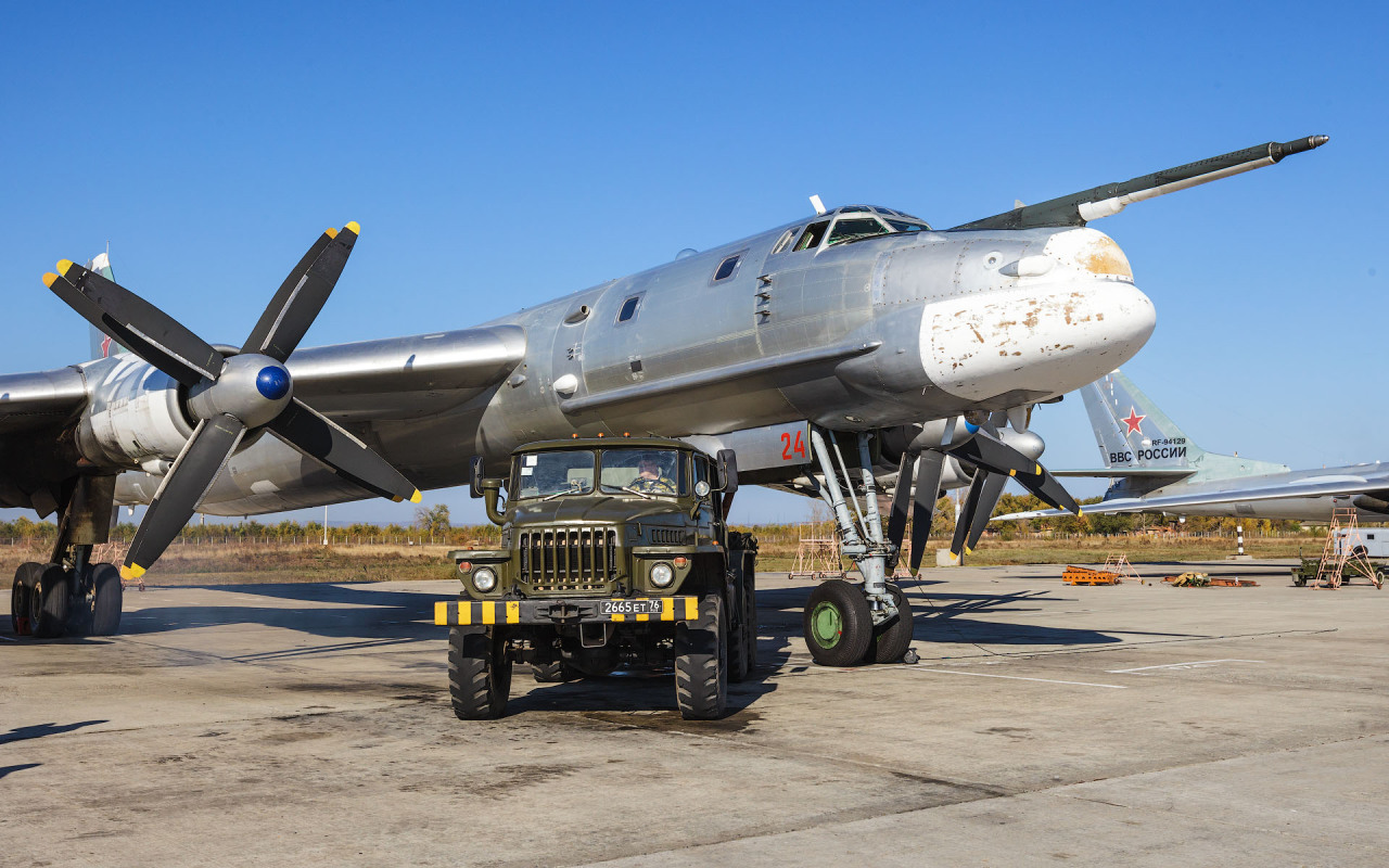rocketumbl:  Tu-95MS