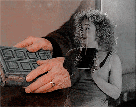 marriagehoney:I know you miss her, but couldn’t you just write a poem?