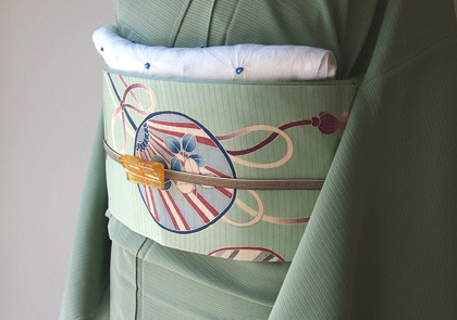 Refined antique summer obi with uchiwa (round fan) decorated with akikusa Lit ”autumn grass”, akikus