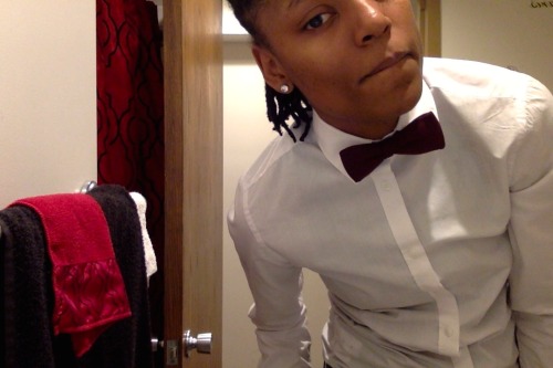 experiencegreatness:  Long Day of Performing Poetry = Bathroom Photoshoots