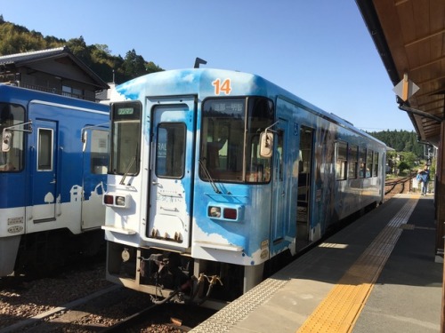 明知鉄道の明智駅にて朝ドラ「半分、青い」のラッピング車両を撮りました。私観てます！ 2018.4.29 I took the photo of “Hanbun,Aoi” tra