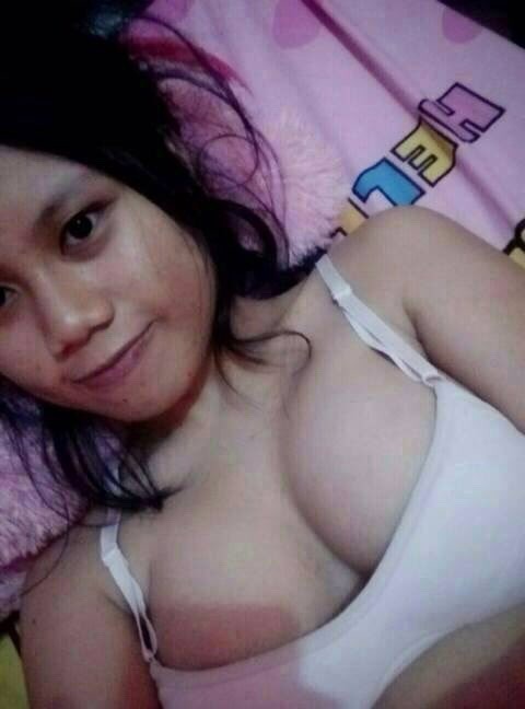 XXX sukaawekjohor: Nak nenen….  photo