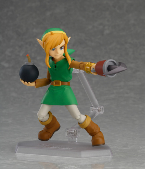 rock10zxa:  muhplastic:  figma A Link Between Worlds Link DX Version  damit gsc shop exclusives but i still hella need   I need!
