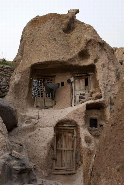 ja-khajay:Iranian stone house in Kandovan