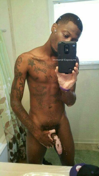 dachocolatefactory:  kingrunner101:  sweetblackteens:his dick so pretty   ❤      (via TumbleOn)