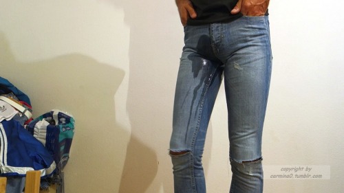carmina0:  tight jeans wetting