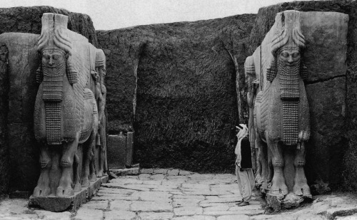 vintageeveryday:Rare photos taken during the excavation of the gate of the citadel of Sargon II at D