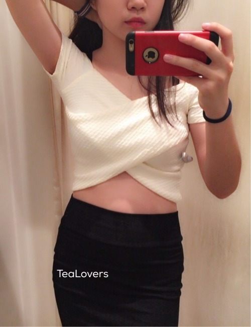 tealoverssg:  Which one do I look better in? :/