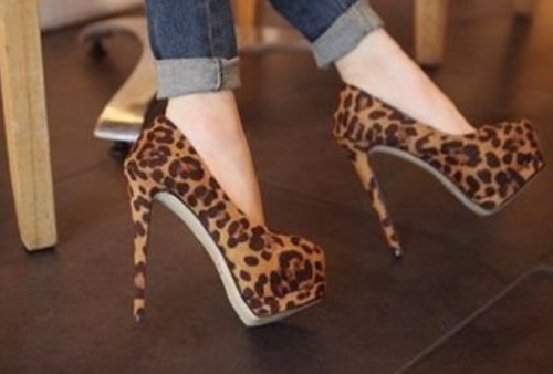 I just can’t say no to this heels!!!!!  The fit me perfect and I love themmmm…