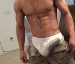 2hot2bstr8:  YES, PLEASE!!!!!!!!!!!!! that baby looks thick as fuck!!!!!!!  Yes