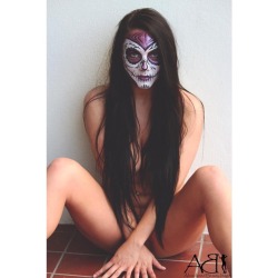 abifineart:  Dios nuestro Padre, Tu poder nos trae a luz, Tu providencia guía nuestras vidas, y por Tu mandato volvemos al polvo. . Model: @carrie_englehart_model  . AbandonedBeautyImages.com Patreon.com/AbandonedBeautyImages  . #sugarskull #facepaint