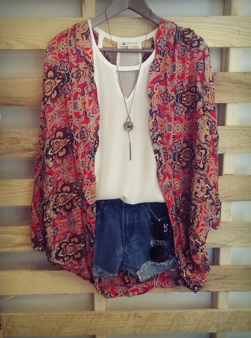 brokencr0wnn:  (1) outfit | Tumblr on We Heart It. http://weheartit.com/entry/70193446/via/gabrielle_303