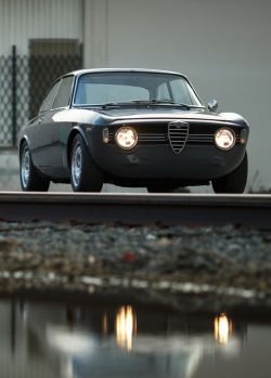 gashetka:    1967 | Alfa Romeo Giulia Sprint GT Veloce | Source 