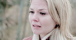 warmthefrozenswans:emma swan + sadness‘You can’t love somebody you don’t understan