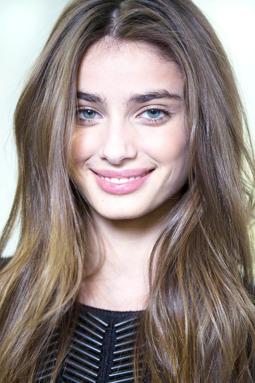 models-fashion111:  Taylor Marie Hill backstage at Ralph Lauren Fall 2015 - NYFW.