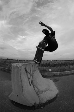 substrackts:  |Skate and Destroy| 