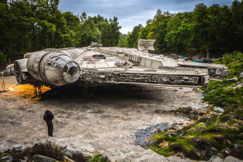 astromech-punk: a group of star wars fans go looking for episode 8 filming locations and strike geek gold when they stumble upon the Millennium Falcon just sitting in a field all by itself.   