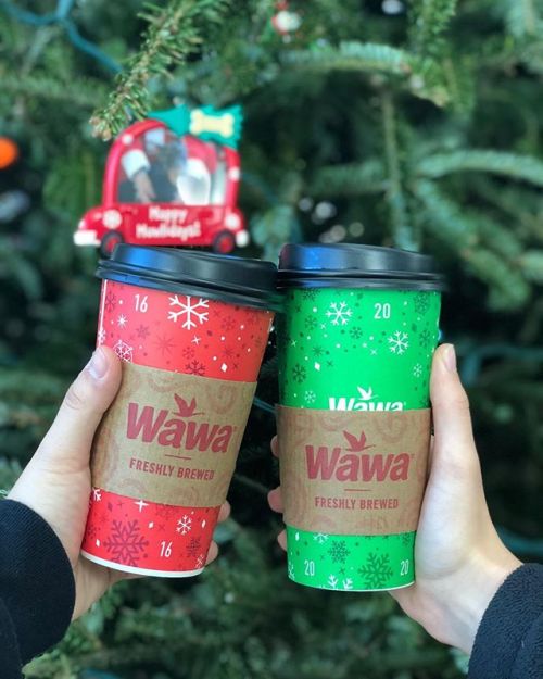 Cheers to the holiday season! ❤️Photo: @_cheapgas_