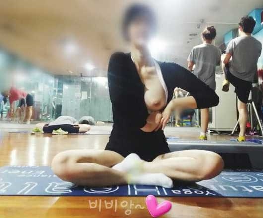 sorassul:  야외노출 하면 비비앙!(팔러워 하고 매일 새로운 자료를