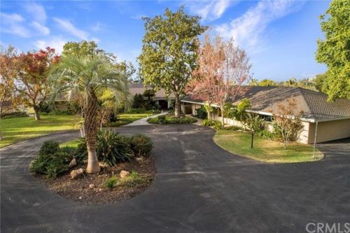 $1,060,000/5 br/5300 sq ftRiverside, CAbuilt in 1959