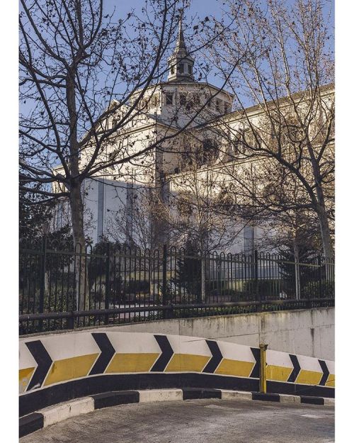 Cristo de Victoria, Madrid. #complexities #madrid #parroquia #church #urbanhike #spain #espana #tre