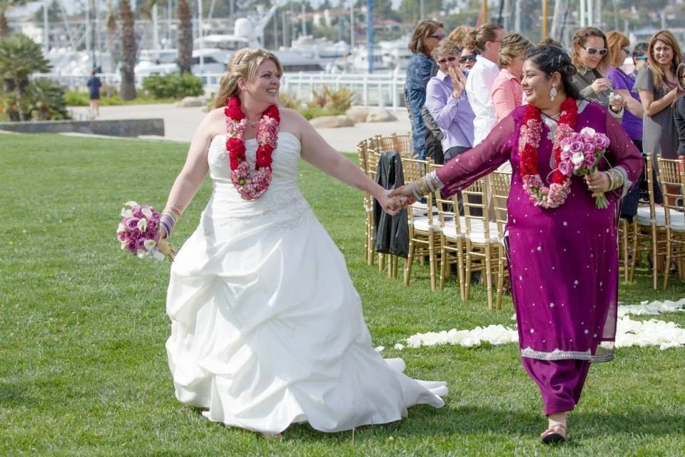 weddingsandlesbians:  http://www.jennandpawel.com 