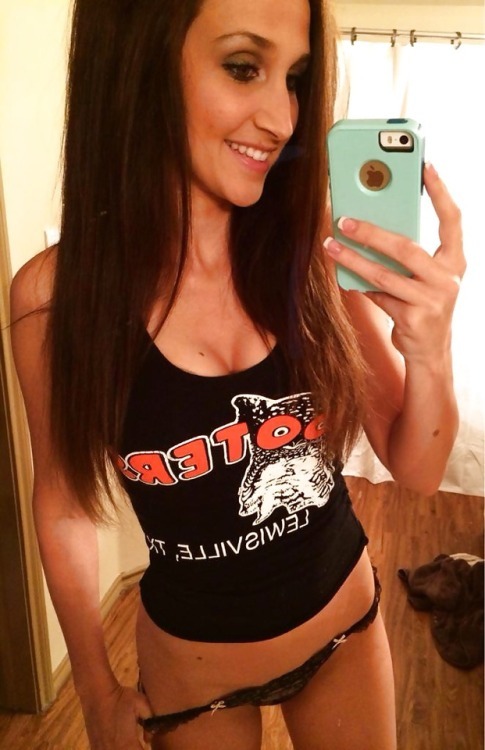 exhibitionistsluts6:  allthingsbroken:Are all hooters girls this slutty  Reblog the