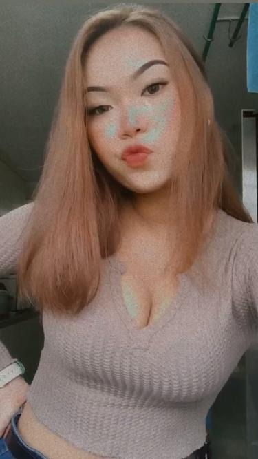 Slutty Elly 