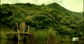 boytrappedinthcloset:  Austin Butler shirtless and wet in The Shannara Chronicles