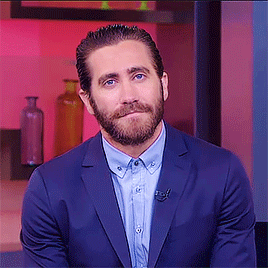 fellawiththehellagoodhair-deact: Jake Gyllenhaal’s reaction to Taylor Swift’s