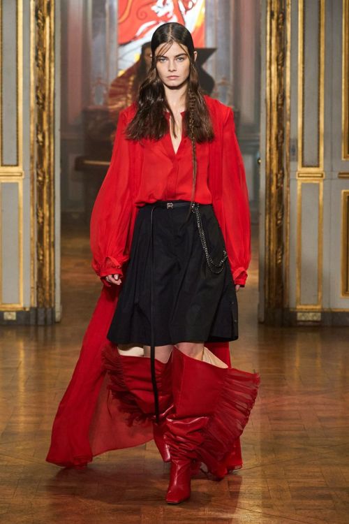 The best of the Paris Fashion Week SS22 runways!Dries Van Noten, Schiaparelli, Balmain, Botter,