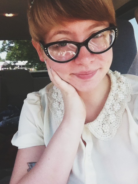 aturquoisehome:  Booooored, sitting in the car at the flower shop.