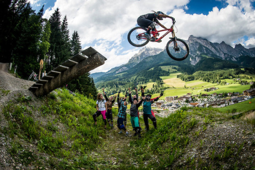 womenscycling: Trek Gravity Girls: 2016 Retrospective - Pinkbike Click through for a ton of amazing 