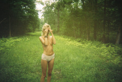 gingerlionheart:  bts of @hannalgrace in troy ny expired disposable 35mm 