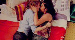 mtvsfakingit:  faking it meme: 2/4 relationships↳ amy and reagan