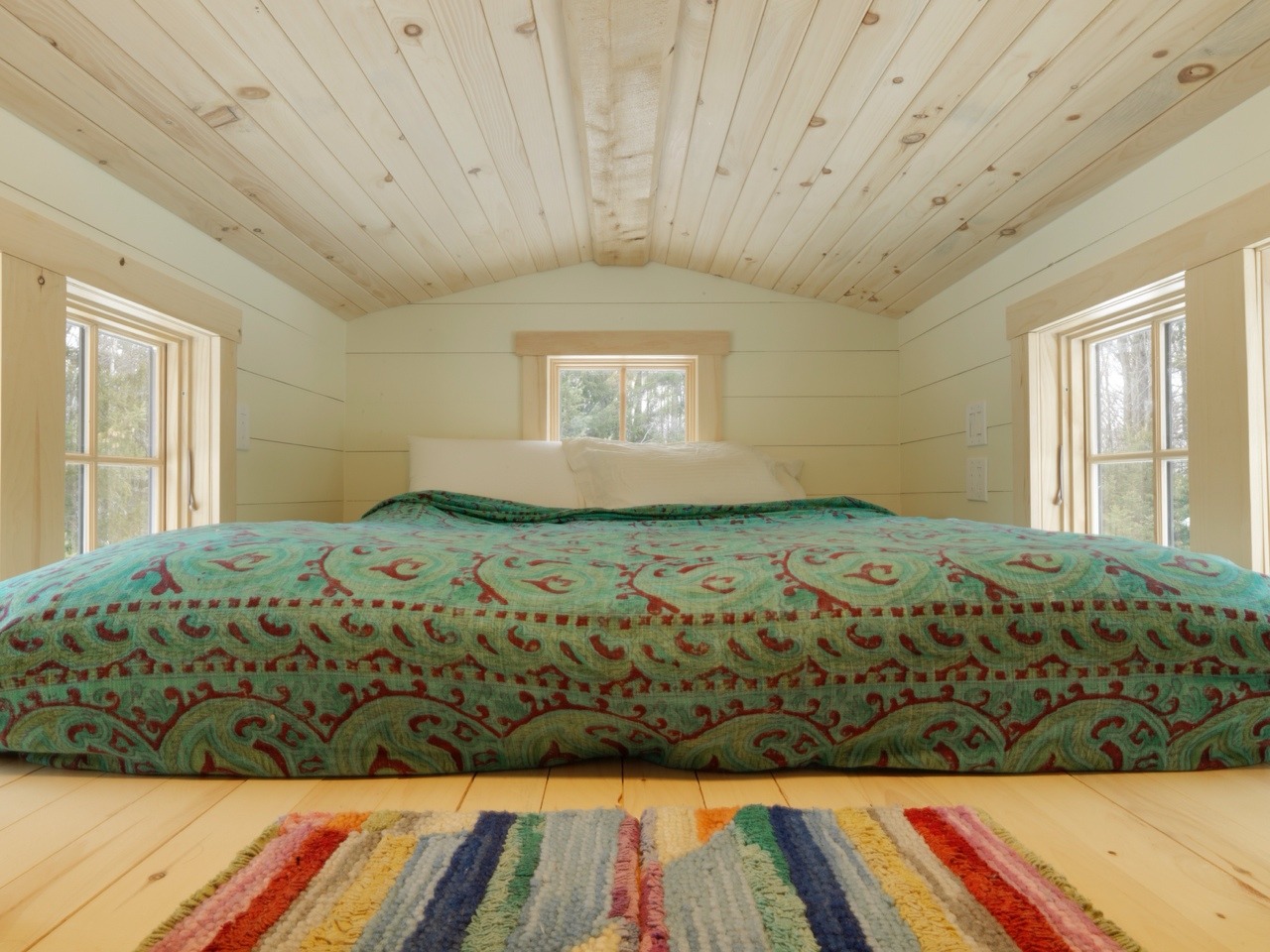 smallandtinyhomeideas:  This tiny house was built by Ethan Waldman. He’s getting