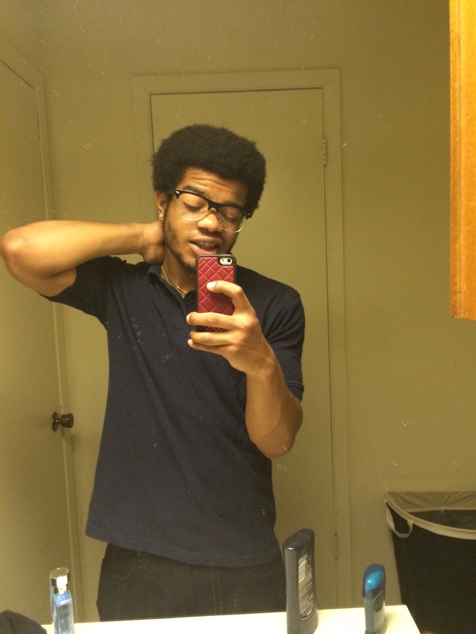 yestoo:  falulu:  yestoo:  Blackout selfies before work  Stay beautiful yall ✊