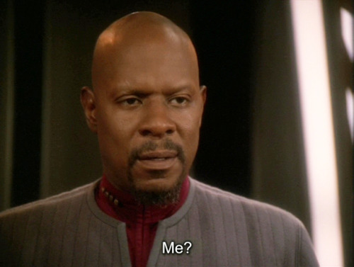 spockvarietyhour:I. Intimidate. Worf?!