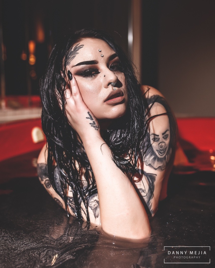 satanslilslut666:  Photo by: @dannymejiaphotography 