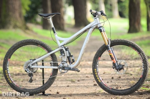 papapapapanda: (via Exclusive: Dirt Rag test rides new prototype from Chris Currie and Speedgoat Cyc