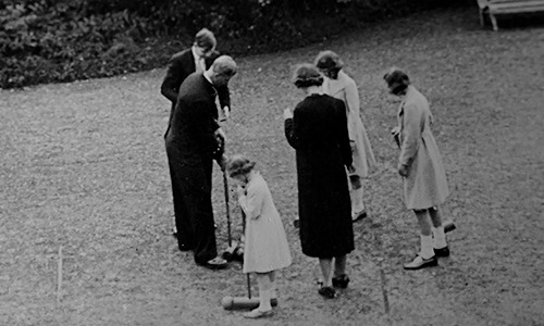 margaretroses:The first photographs of Princess Elizabeth and Prince Philip together, at Dartmouth N