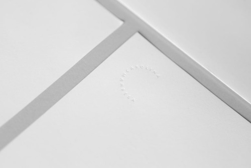 Perfect minimalist execution for a doctor and professor of dentistry at the University of Barcelona,