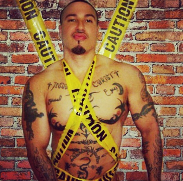 shakeemb:  peacelovedarii:  This man is puerto rican sexy and the tattoos work on