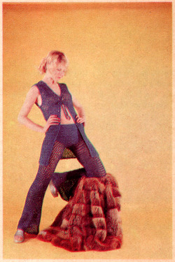 retroreverbs:  Ladies slacksuit (1971).