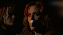 distressfulactress:  Gillian Anderson in The X Files (Our Town)