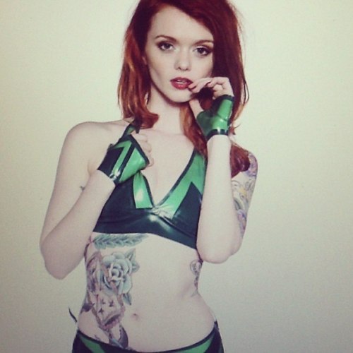 lass-and-suicide:by Gemma EdwardsLass Suicide