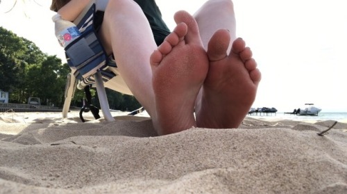 sole pics sole pics sole pics !!!message me @ taybbiz on kik and snapchat for personal requests !!