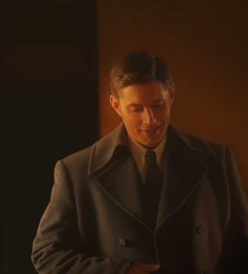 sherlawkward:euclase:A nice Dean drawing set, by request. <3wHAT THE HELL WHY DOESNT THIS HAVE 38