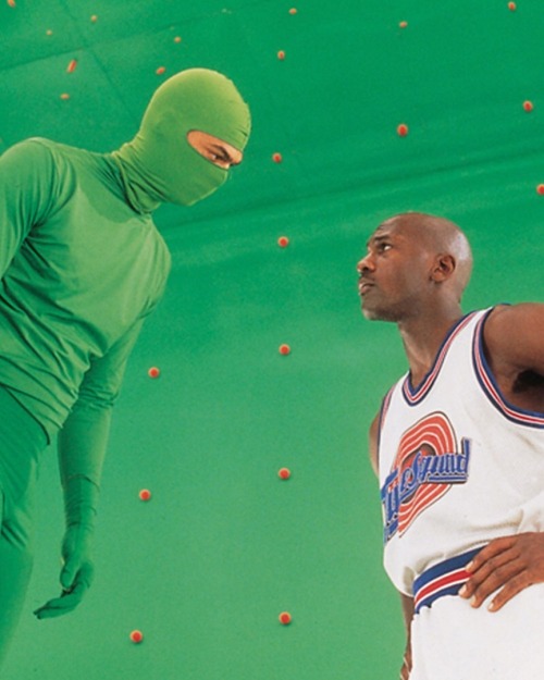 khsupergeek1288:90smovies:Space Jam…I shouldn’t be surprised that everything was a green screen….but