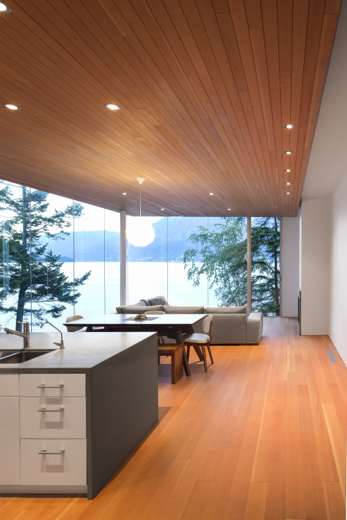 patrickschierer:  Gambier Island House by Mcfarlane Green Biggar. Vancouver 